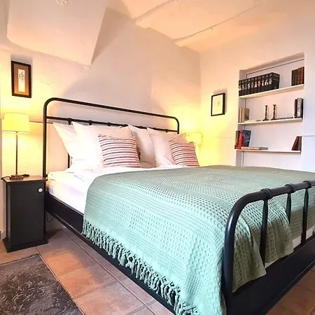 Mosel-side Apartment Reil